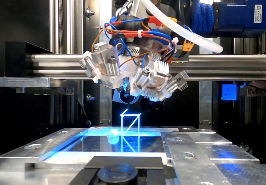 Impression 3D dans l'espace : Des axes linéaires igus fabriquent des pièces de rechange en apesanteur